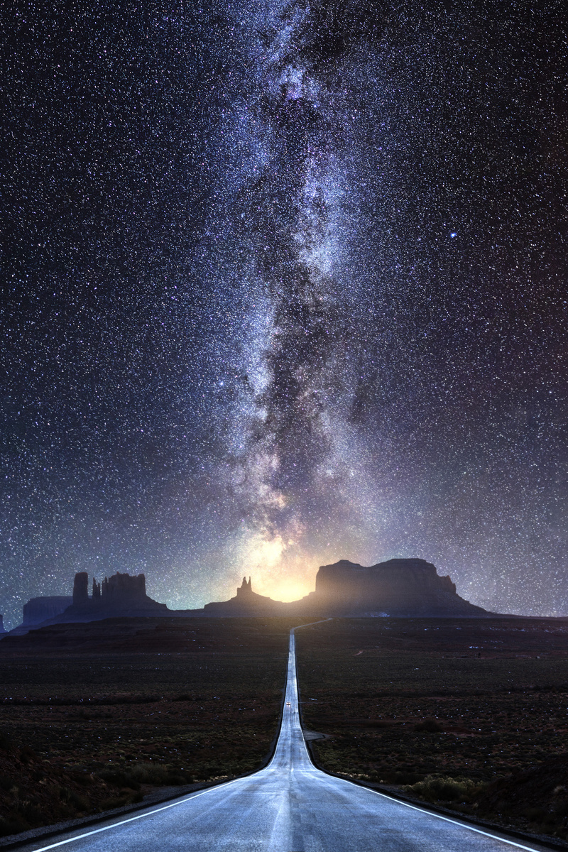 Milky-Way above the Monument Valley USA 🌌❤️ Credits: Mads Peter Iversen