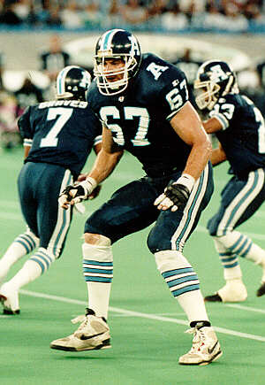 Today we also remember #Argos all-time LT Chris Schultz who passed away on this day in 2021. Schultz played LT for the Argos from 1986 to 1994 and is remembered by most as a awesome member of the <a href="/CFLonTSN/">CFL on TSN</a> panel.
