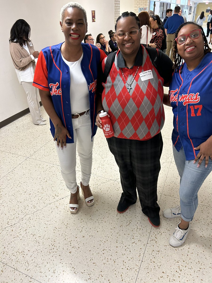 Found a potential Thomas Cougar! We put work in today! Thanks to my @ThomasMS_HISD family for always showing up and showing out! @MrsTWash12 @doby_dj @BrittneyJ075