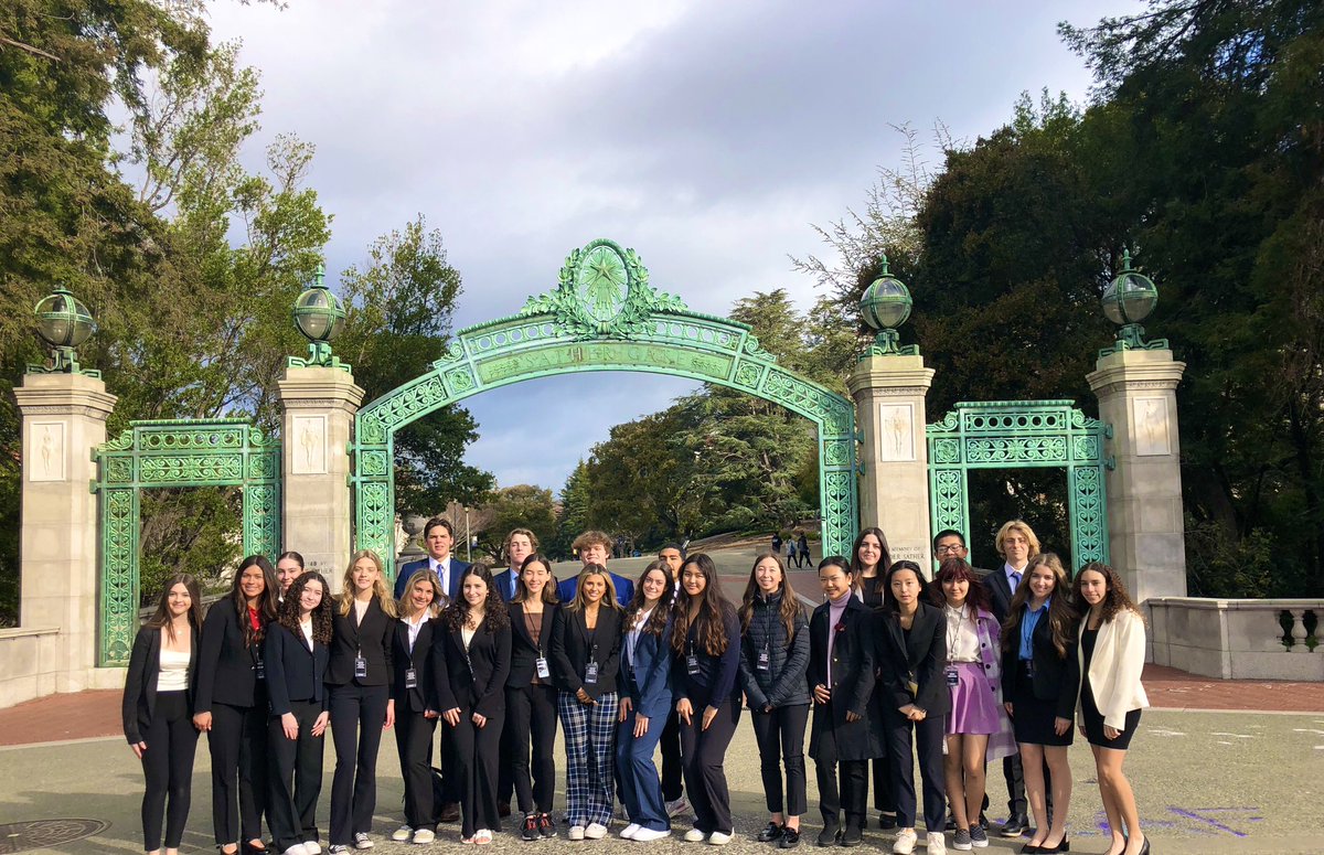 MUNSM's tweet photo. BMUN Day 2 🦅🇺🇳🐻😎 #mun #modelun #munisfun #modelunitednations #smchsmun 
#smchs #wearesm #smchseagles #goeagles #smeagles #eaglepride #santamargaritaeagles #smeaglepride #greatdaytobeaneagle #bmun #bmun71 #bmunLXXI #berkeleymun https://t.co/oBvCEWnoF2