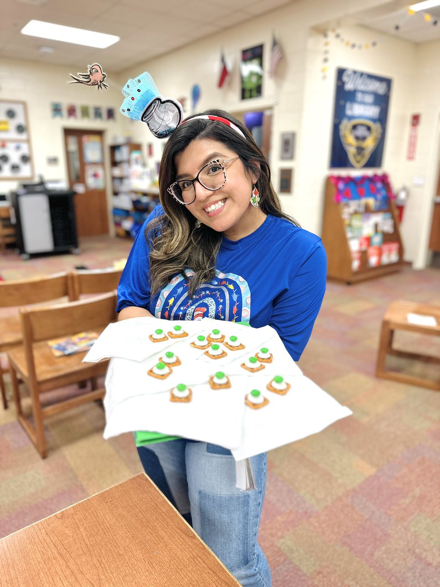BrandiLugo4's tweet photo. Read Across America Week!💙❤️✨😄 https://t.co/E5DfkIsIw0