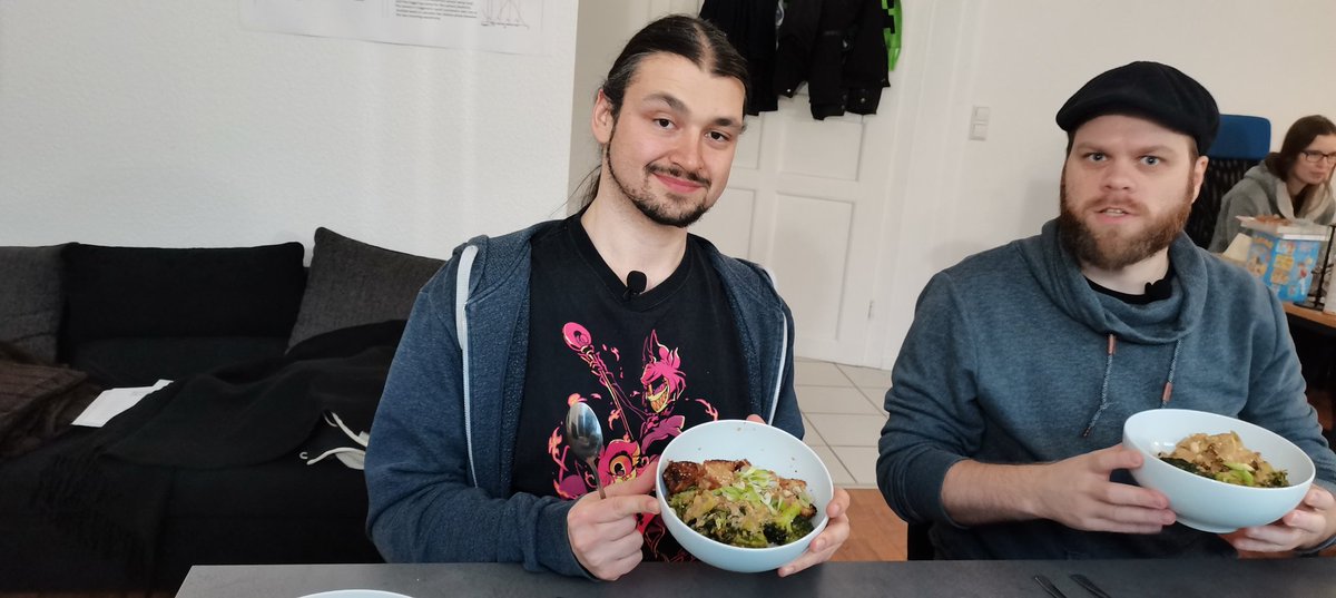 raketenagenten's tweet photo. Und hier jetzt auch die Bilder dazu :D
#Vegan #Kochstream https://t.co/G4Sv9MJwmm
