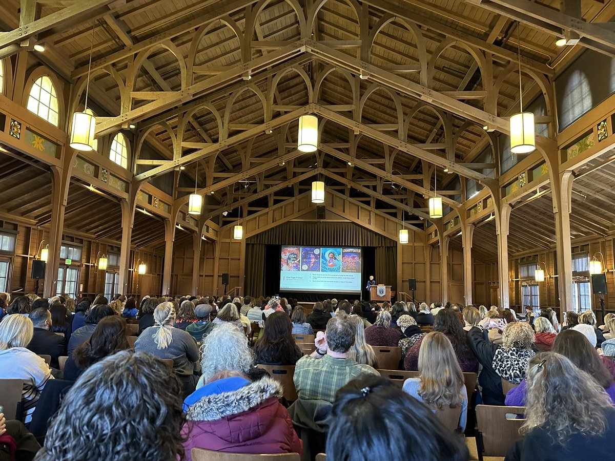 PUSDlibraries's tweet photo. Getting a chance to hear and learn from some awesome Teacher Librarians @4csla @PomonaUnified https://t.co/dSfEKMkdyz