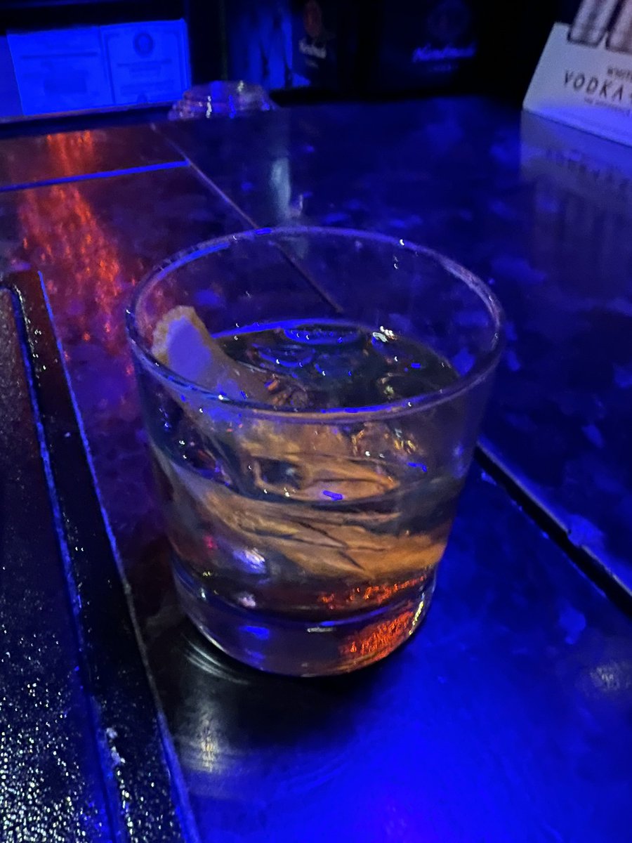 Tha3rdi's tweet image. Have to say I haven’t found the right flavor of wings yet but I made it work. 😂#fatboyproblems