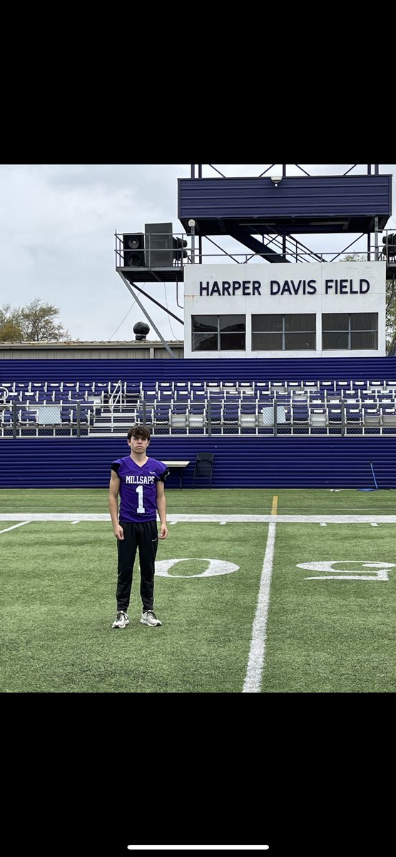 Jackamos22's tweet photo. Thank you!!! @CoachKHarris08 I had a great visit last Thursday at @MajorsFootball 👀👀💪🏼💪🏼 https://t.co/uqVFSrImnk