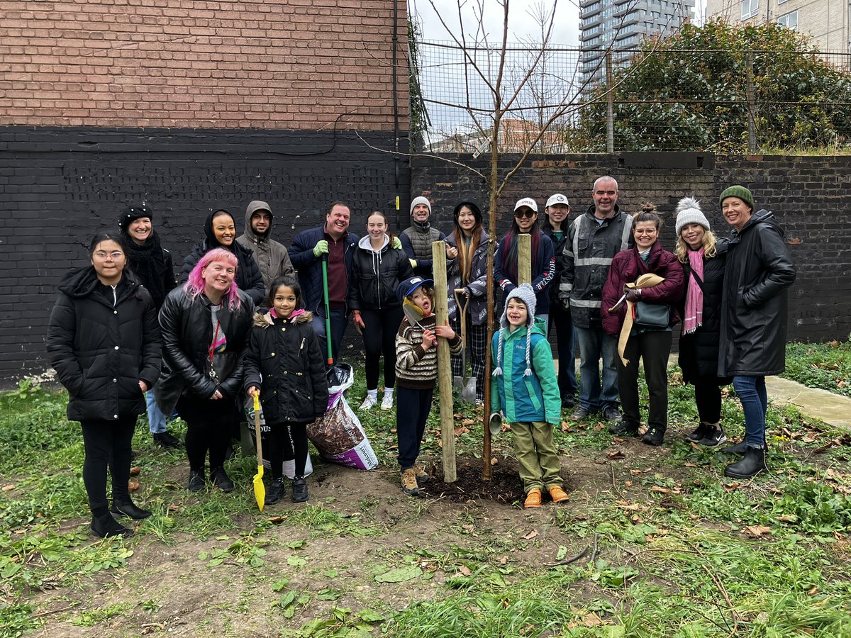 ThinkDoCamden's tweet image. We’ve had a fantastic day at Regents Park Estate today planting 11 trees as part of the #communitrees project. Thank you so much to everyone who came and helped!