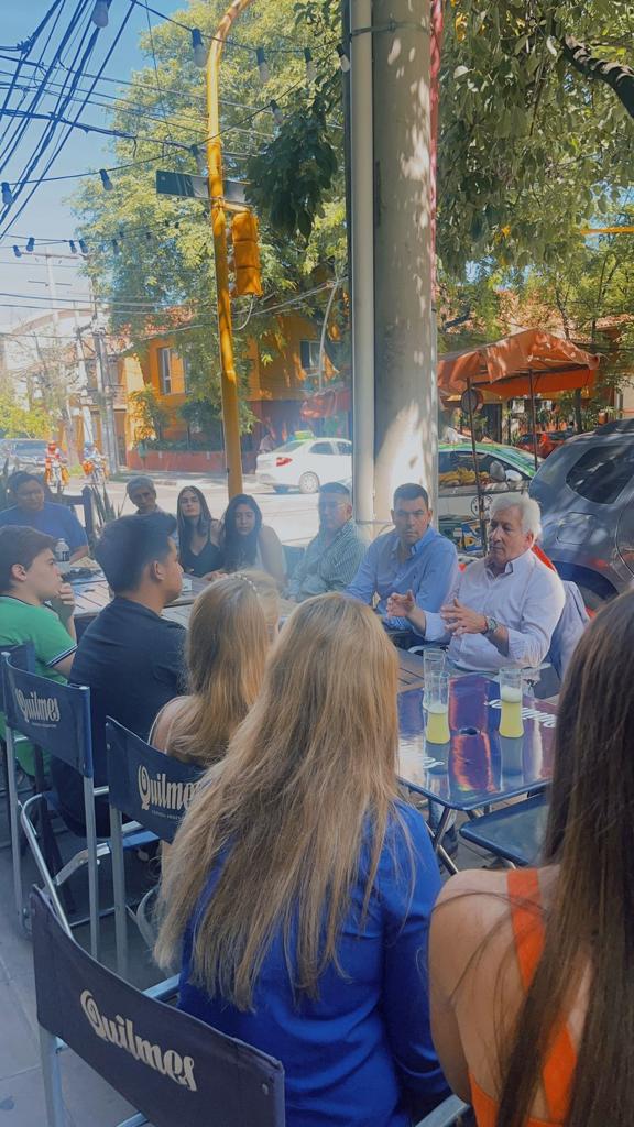 claudioaferreno's tweet photo. Luego del Encuentro Provincial del Partido del Trabajo y la Equidad (@ParTEOk) en Santiago del Estero nos reunimos con referentes y militantes de la Juventud de ParTE en la provincia. https://t.co/xERCrpWXdj