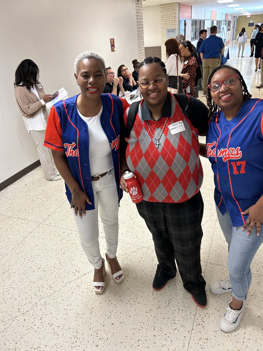 ZandraAguilar15's tweet photo. Thomas MS is on fire 🔥 this Saturday morning at Data training and Job Fair proactively hiring for next school year. @ThomasMS_HISD @ReneeRainey11 @HISDREADY2RISE https://t.co/l2QWKronTv