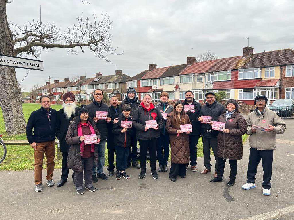 katherinedunne's tweet photo. Enthusiastic @Hounslow_Labour team out to support Emma Siddhu @Emma62904647 ahead of the Heston West by-election this week https://t.co/ZdB1br2S0L