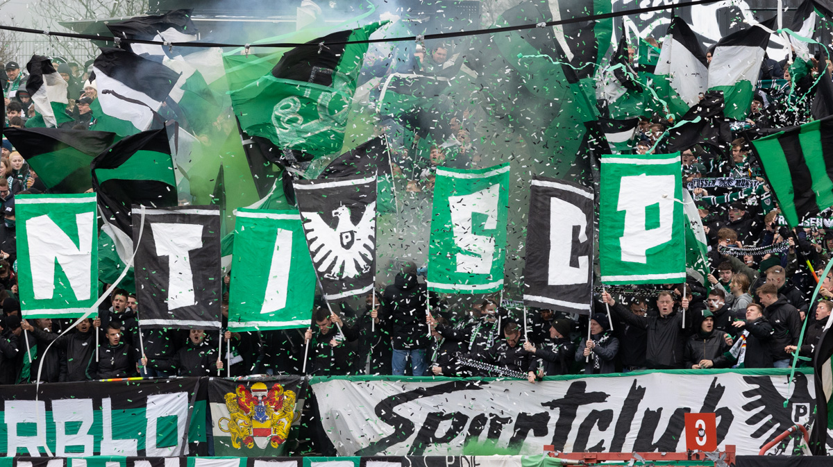 100ProzentSCP's tweet photo. Kein Spiel für die Ewigkeit, aber ein unglaublich souveräner Heimsieg ohne großen Aufwand: @preussen06 schlägt Lippstadt mit 3:0. https://t.co/DYZObL7N2d #SCPSVL https://t.co/MzOfYiEUSR