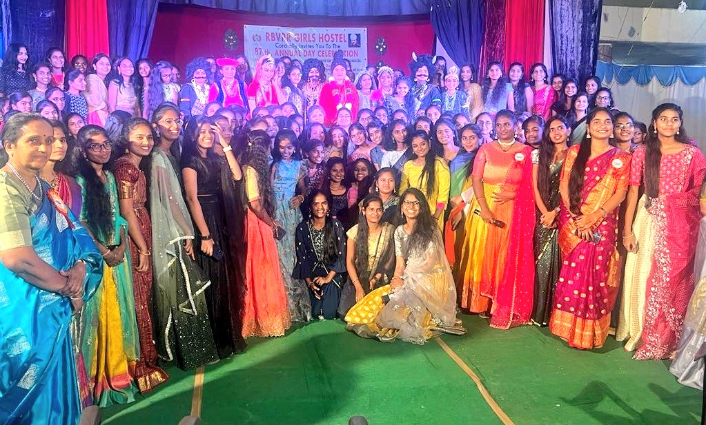 deepthiis's tweet photo. At the 87th Annual day of #RBVRR hostel.
Set up in 1933, the hostel caters to girls students, many from financially weak families from rural hinterlands of both #Telangana & Andhra
PS: My mother & several aunts are Alma matter of Reddy College & Hostel https://t.co/DPTVtESSPs