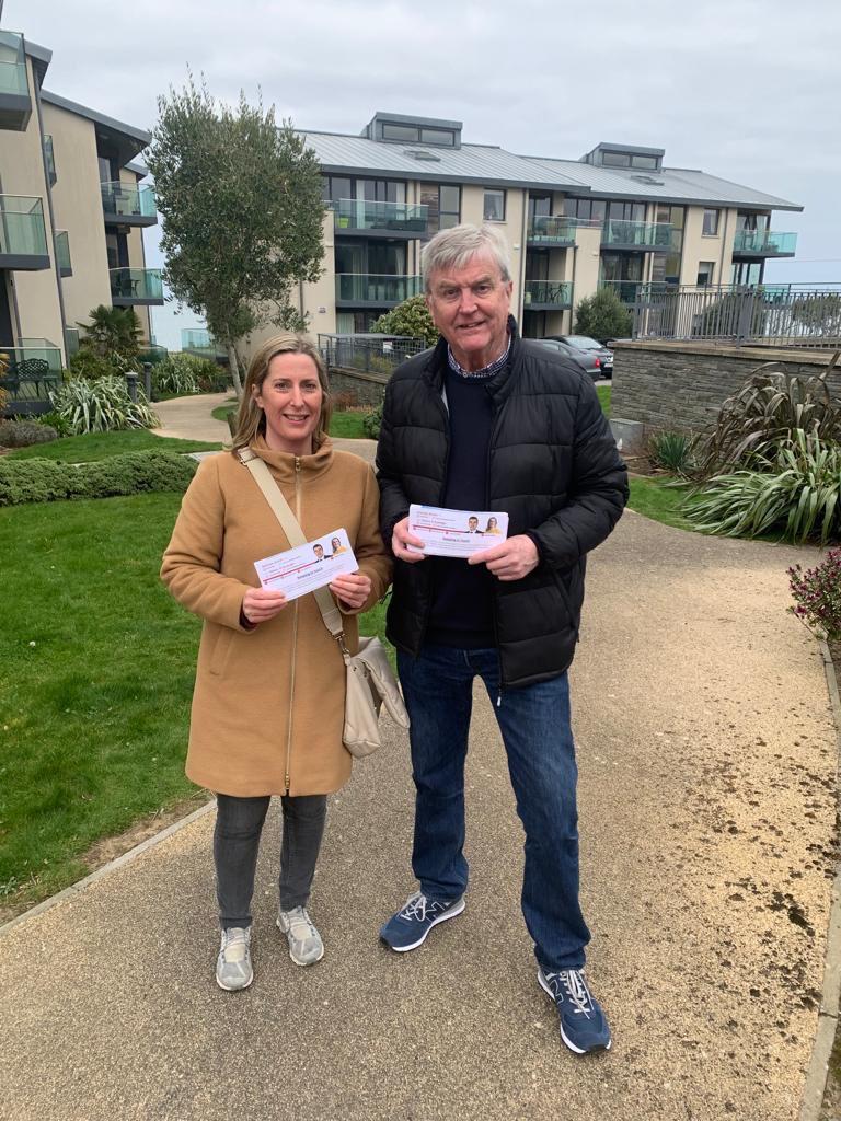 Cllr @seanaorodaigh with Brendan leafleting Barnageeragh Cove, Skerries, during @labour #DayOfAction. @labourwomen