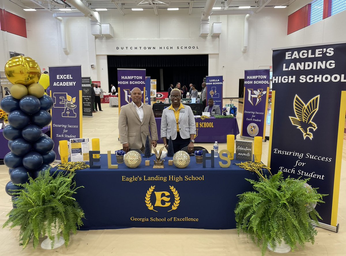 Thank you @KindraTukes & @MrArnoldtheGol1 for helping us find the brightest that this field of education has to offer for @ELHS_HCS! Today, we secured 2 applicants who are excited about joining our team. They had on our school colors too💛💙! Meant to be😆!