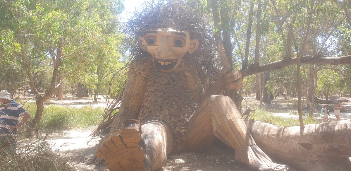 Today I was lucky to visit an exhibition by world-renowned Danish artist Thomas Dambo called the Giants of Mandurah. Consisting of 6 in various locations although sadly one destroyed in an arson attack. Including our creatives in designing our #ecosystem is so important.