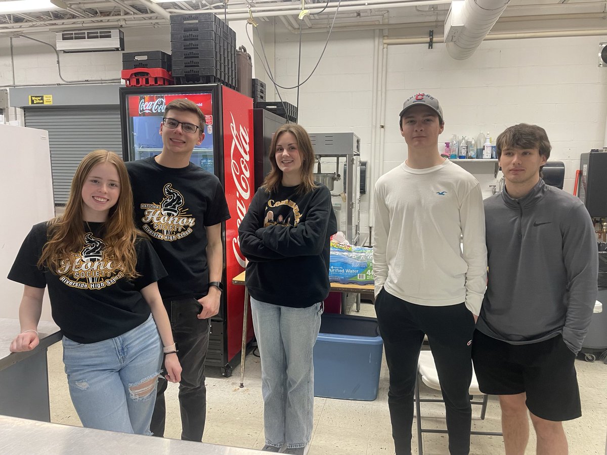 National Honors Society-Riverside tweet media