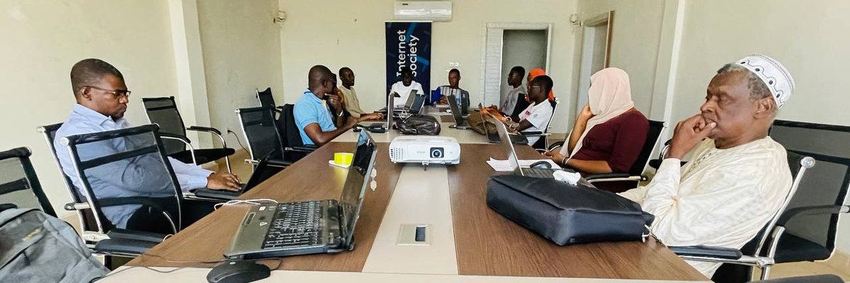 isocml's tweet photo. @isocml a procédé à la signature d'une convention de partenariat avec @anka_tronics ce 02/03/23 en présence du Pdt d’honneur et membre fondateur d’@isocml Dr.@MamadouDialloIam. Ils étaient tous ravi pour la matérialisation de ce partenariat après plusieurs actions menées ensemble https://t.co/izy1otPSpA