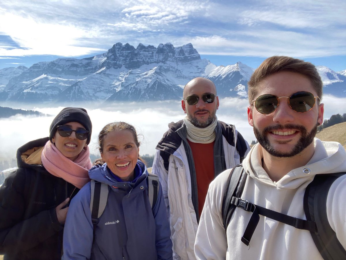 VozeninC's tweet photo. Fabulous annual skiday for the lab, hikers, skiers and great lunch together https://t.co/8wo2uhNars