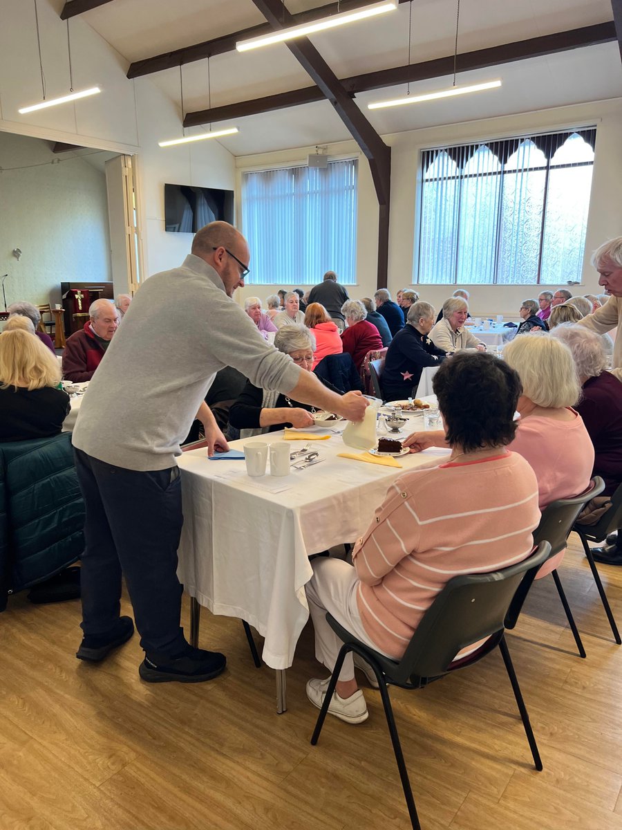 AthertonLabour's tweet photo. Thursday saw Lynda &amp; a committed team of volunteers bring together more than 60 people for a few hours of socialising, songs &amp; laughter (thanks to Tyldesley-based maestro Rob Mason) at the Community Warm Space Monthly Luncheon at Atherton Central Methodist Church - 1/2 https://t.co/8eSkmYgEr1