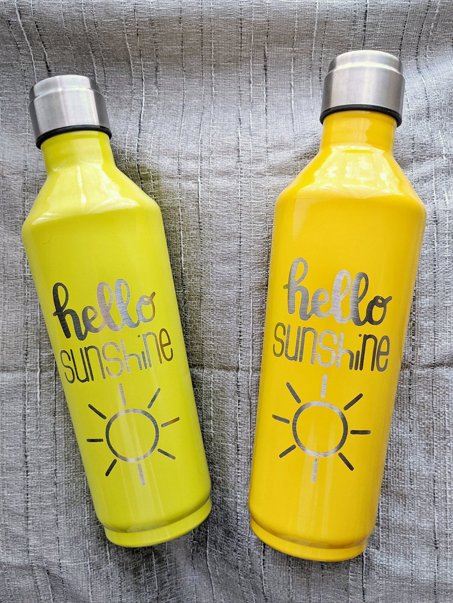 FreyjasFreehand's tweet photo. Get yourself a cute reusable water bottle ☀️ https://t.co/wa5lOYUC84