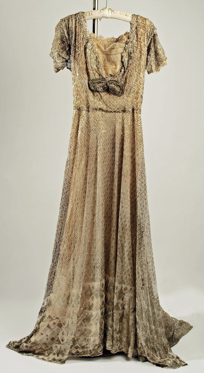 Callot Soeurs, Ball gown, 1897–1905 #costumecollection #callotsoeurs metmuseum.org/art/collection…