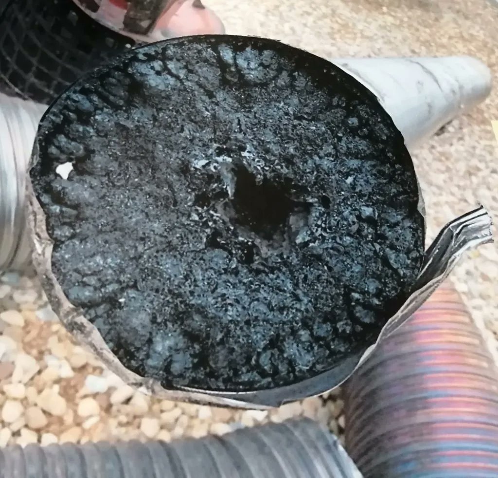 EurocowlLtd's tweet photo. It's that time of year again!!

You wouldn't want this happening to your liner!! 🤢

https://t.co/6fD3vttIIU https://t.co/AGtW7Fhair