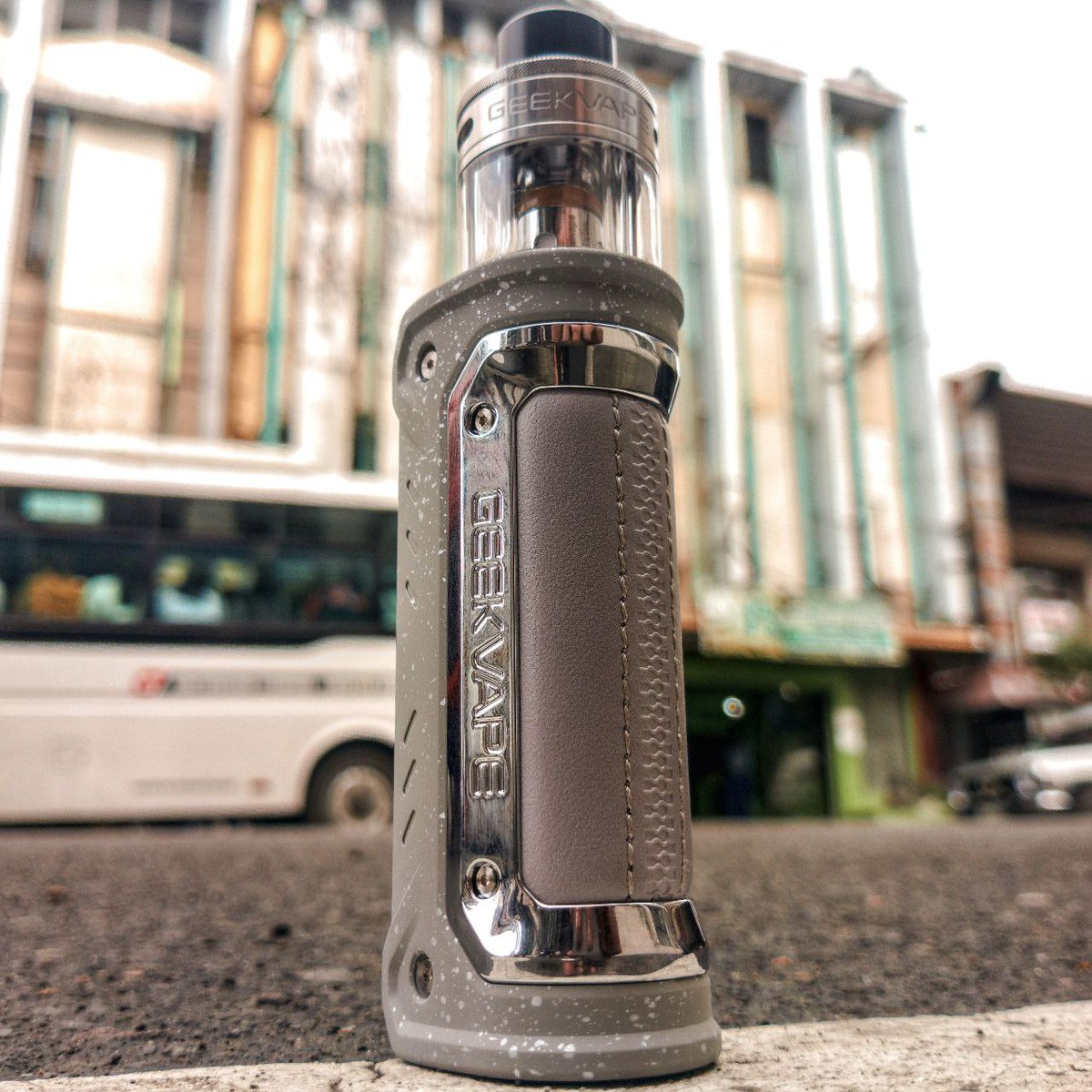 GeekvapePH's tweet photo. Let's take it to the city ποΈπ’
#geekvp #geekvpph #aegis #eteno #e100 #triproof https://t.co/tRRgvAXpWg
