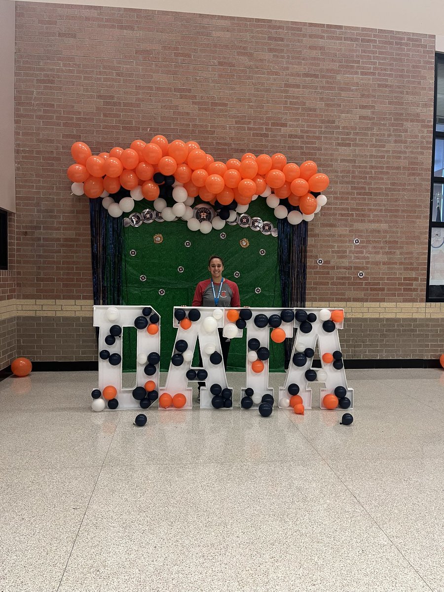 gymnast97_meg's tweet image. #DataSeries SUPER HAPPY TO BE HERE TO LEARN HOW TO HELP OUR STUDENTS!!!