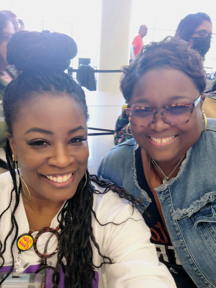 WinksofHouston's tweet photo. #DataSeries #DataSeries2023 
❤️❤️ Mrs. Smith my boys #JeanHinesCaldwell Village https://t.co/V5AiSkeRMW