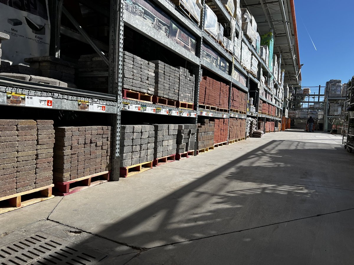 Kevin_Felix_'s tweet photo. I’d like to Thank all of my of my Garden team for all their hard work to ensure we are Spring READY! 🌵🤩 @Fuerstenberg15 @krys_ann88 @DianaSundermann @g_bobberkingz @OscarM_8523 @Dalton8523 https://t.co/7bq20dja9j