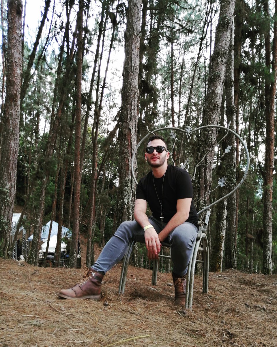 TE_C11_H15_NO2's tweet photo. La música, el bosque y yo #move_medellin #techno #sonidosdeotromundo https://t.co/bWR17XpAsC