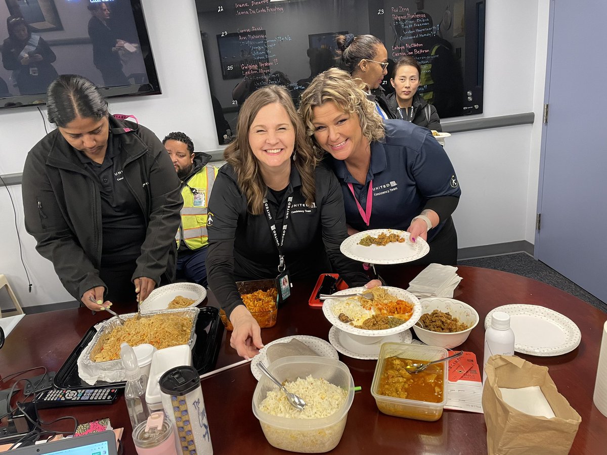 Angelica B (@angiebads01) on Twitter photo This week, our #UnitedConsistencyTeam threw one of our #IADAccelerateGates mentees a baby shower🍼to celebrate her! Just goes to show the kind of bonds the mentors and mentees develop over 2 short weeks. #GoodLeadsTheWay <a href="/KevinSummerlin5/">Kevin Summerlin</a> <a href="/DavidWisdomUA/">David Wisdom</a> <a href="/BsquaredUA/">Bradley Boyd</a> <a href="/MikeHannaUAL/">Mike Hanna</a> This week, our #UnitedConsistencyTeam threw one of our #IADAccelerateGates mentees a baby shower🍼to celebrate her! Just goes to show the kind of bonds the mentors and mentees develop over 2 short weeks. #GoodLeadsTheWay <a href="/KevinSummerlin5/">Kevin Summerlin</a> <a href="/DavidWisdomUA/">David Wisdom</a> <a href="/BsquaredUA/">Bradley Boyd</a> <a href="/MikeHannaUAL/">Mike Hanna</a>
