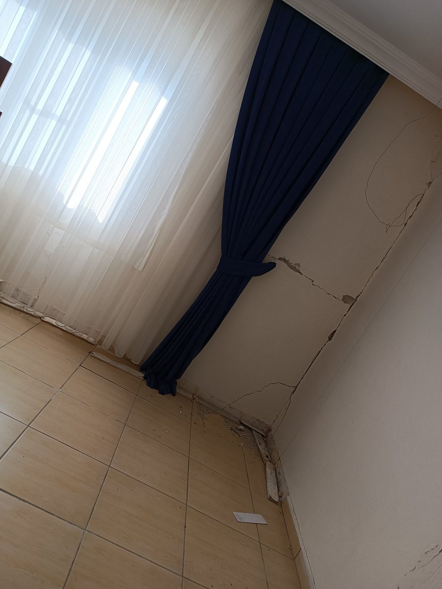 Daha 3 ay önce koltuğa uygun perde bakıyordum uyumlu olsun diye uğraşıyordum şimdi ne kadar önemsiz olduğunu anlıyorum.