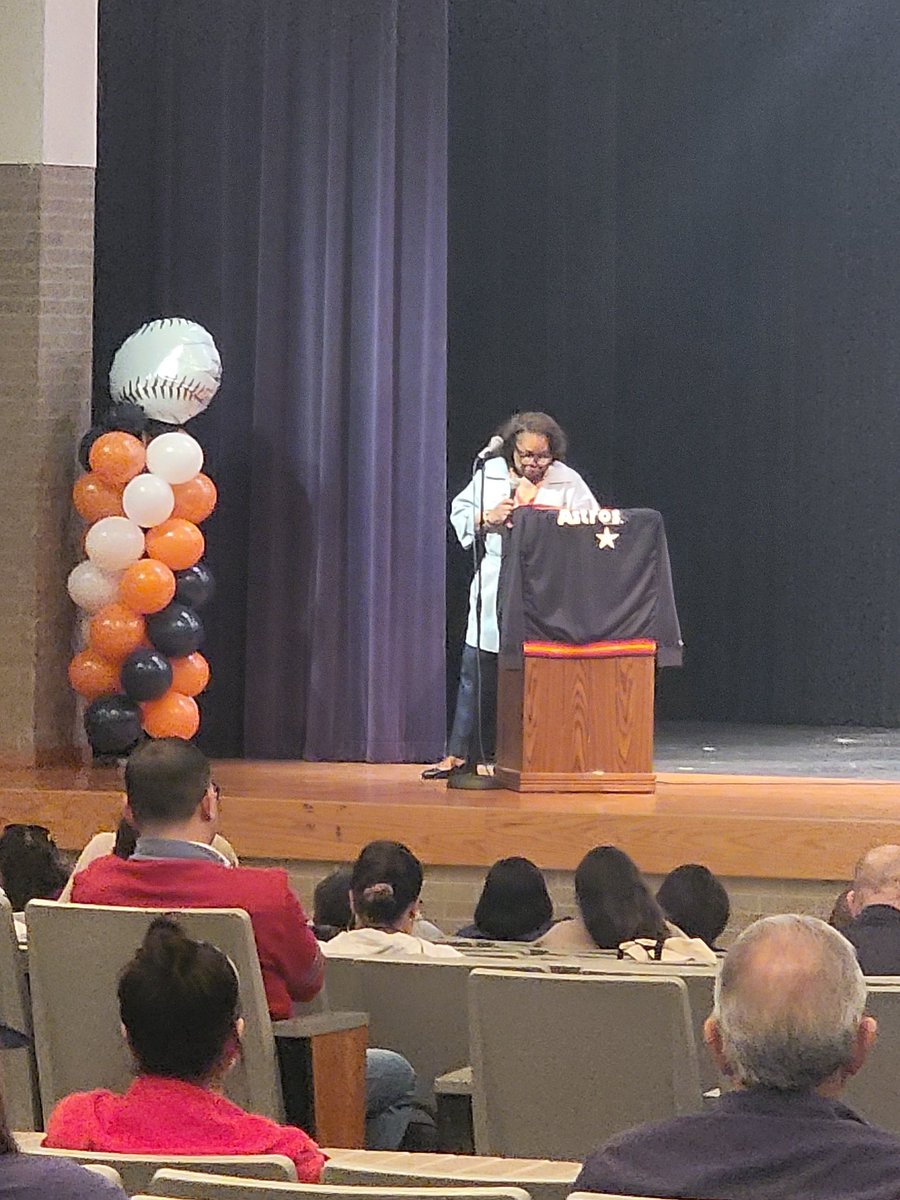 JWhitakerAdams's tweet image. I&apos;m learning a wealth of information about high school data reports @Hisd_assessment #DataSeries2023