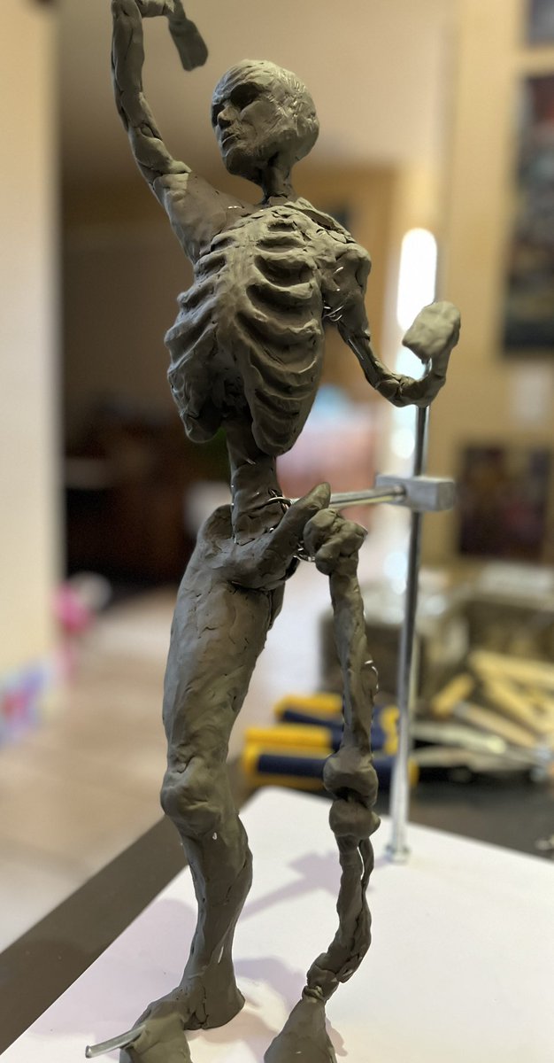 AtelierStark's tweet photo. “Marcus, talk me through how to do this like you are coaxing a cat from a tree.” Progress on my study of bones and muscles… https://t.co/vI2Ki4KvG1