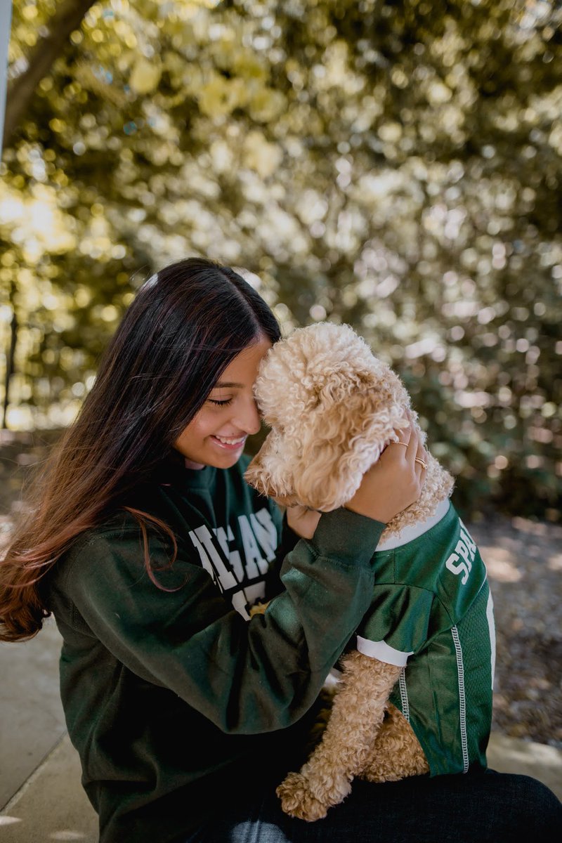 tinalooa's tweet photo. This is Salma and Sagi 💞 Have you ever met a cuter duo? I think not!! What better way to do grad photos than with your fur friend? ☺️ https://t.co/ffmdtHJ0VB