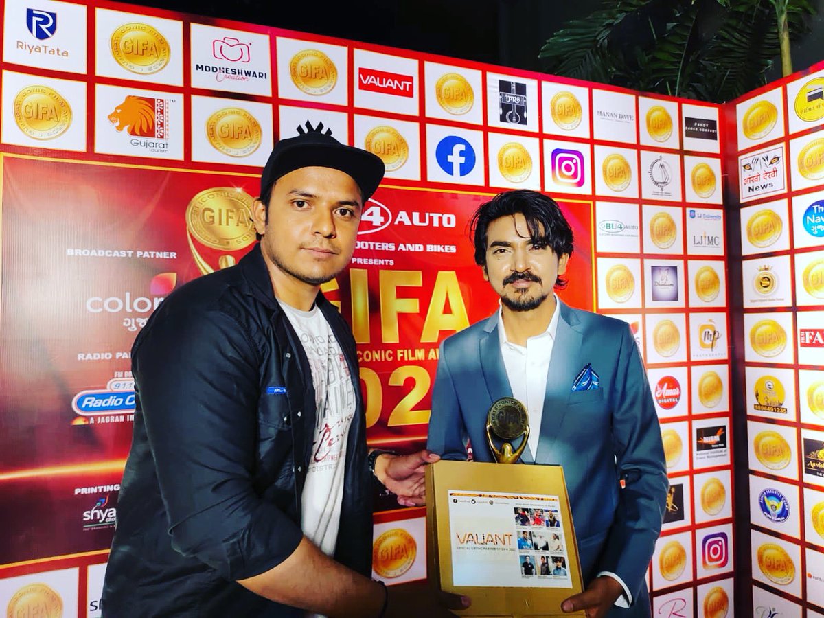 Its great honored to presented Valiant Guard to most Talented <a href="/MarkQuality/">Gujarati Iconic Film Awards GIFA</a>  best actor of the year <a href="/whomayurchauhan/">Mayur Chauhan</a> just after an winning award.
#valiantworldwide #valiantbrand #valiantingujarat #gifa #gujraticelebrity #awards #amanrathod #mayurchauhan #ahmedabad #valiant