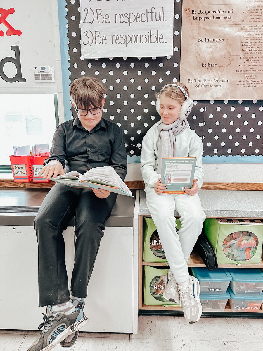 Sharing children’s books we love 💕 #learnwithahern #ReadAcrossAmericaDay <a href="/AhernMiddle/">Ahern Middle School</a> <a href="/FPS_Literacy/">Karen MacKinnon</a> <a href="/FoxboroughPS/">FoxboroughPS</a>