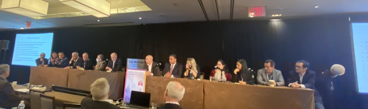 Interesting SCLC session at #NYLCF23 very interesting discussions on molecular classification and correlation with IO sensitivity or resistance. @triparnasen @charlesrudin @FedericoCappuz1 @DDoroshow