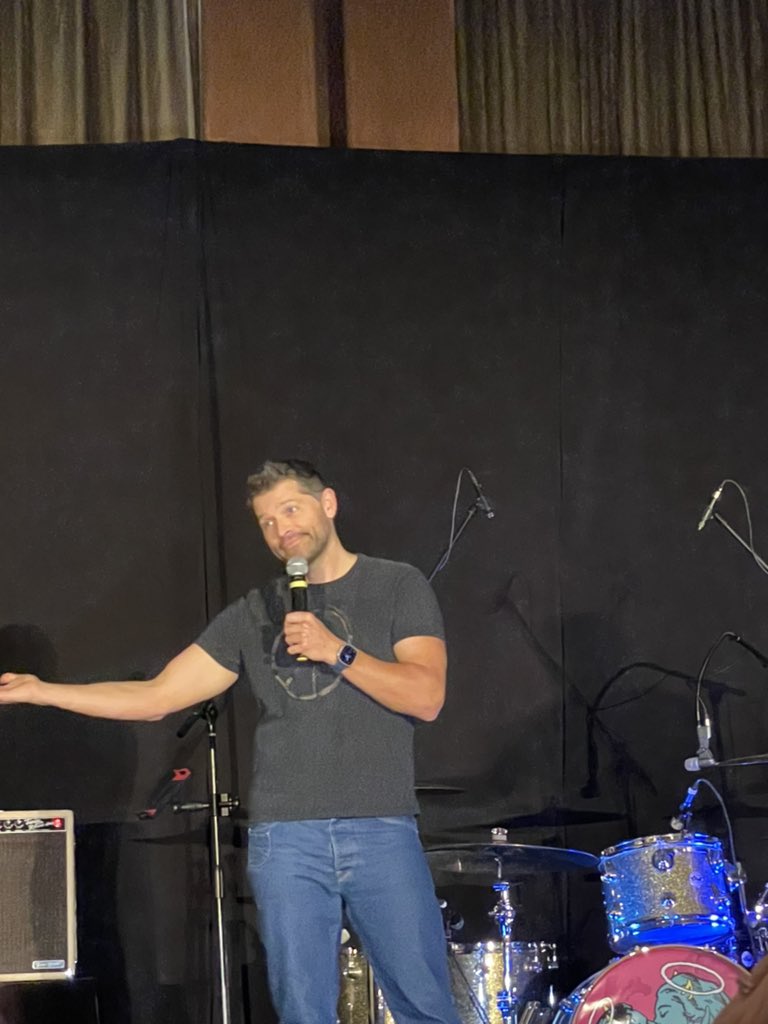 heidi_spring4's tweet photo. #spnatl Misha!!!!!!!!!!!! https://t.co/dnJHHaMvkb