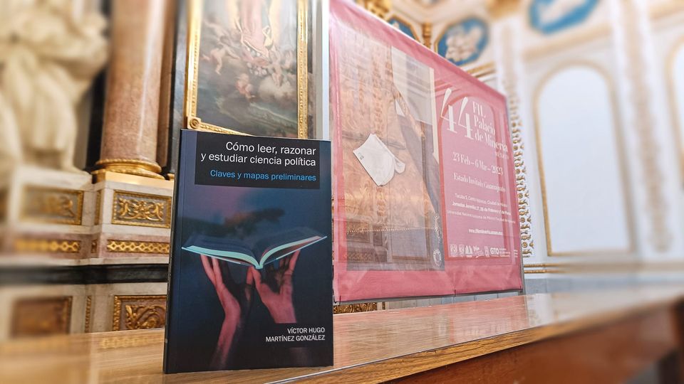 librosuacm's tweet photo. 📸 #VictorHugoMartinezMacias profesor-investigador #UACM 📕 en #FILMinería con #AlbertoPascual #MariaDeLosÁngelesMoreno y #DianaGarcíaCarrillo
#LeerEsEstarVivo 🌟 #CienciaPolitica🌟 #LibrosUACM https://t.co/MXWBhh9baX