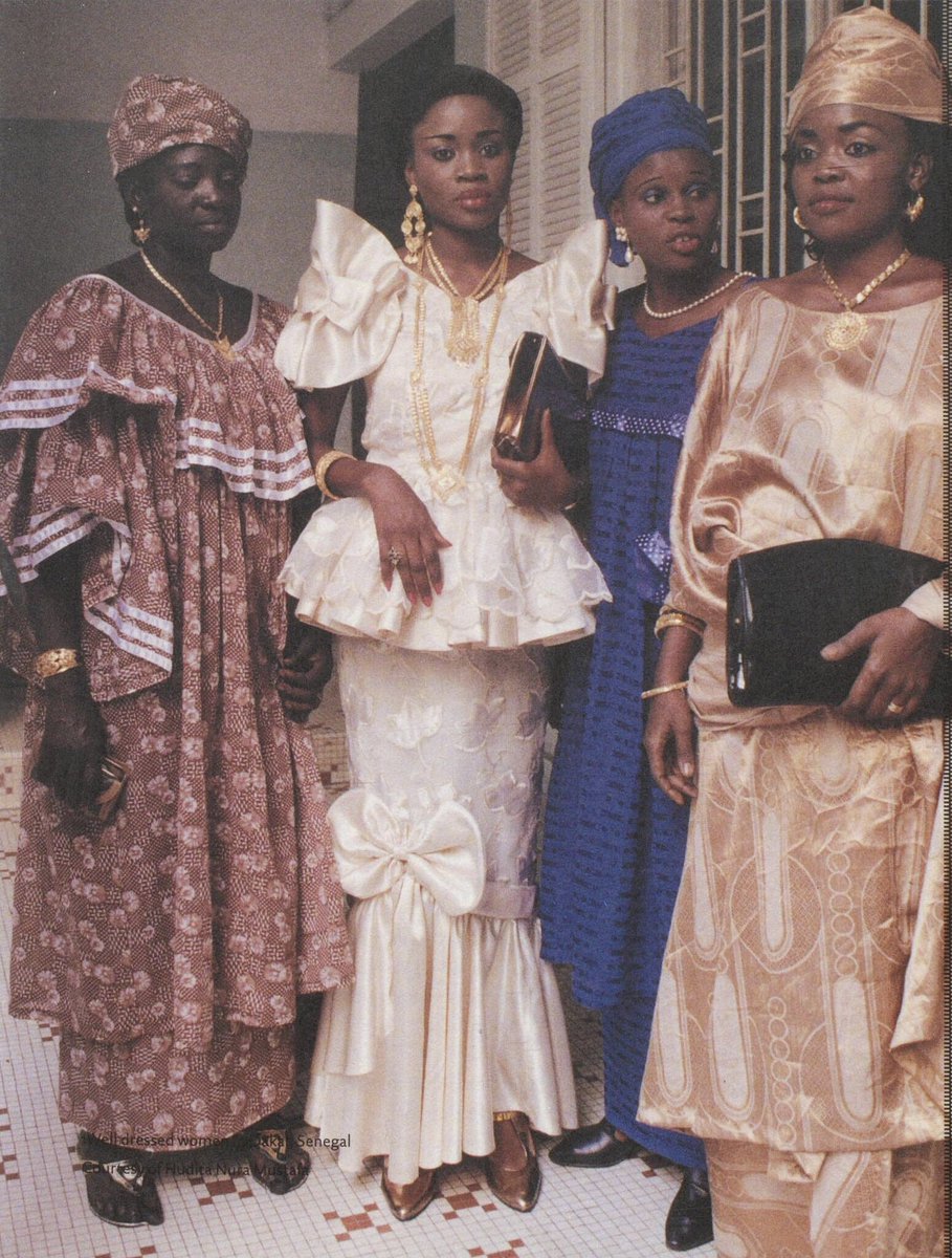 thejpgvibe's tweet photo. dakar, senegal. 
from ‘the art of african fashion’. 1998. https://t.co/z83PlR3yfO