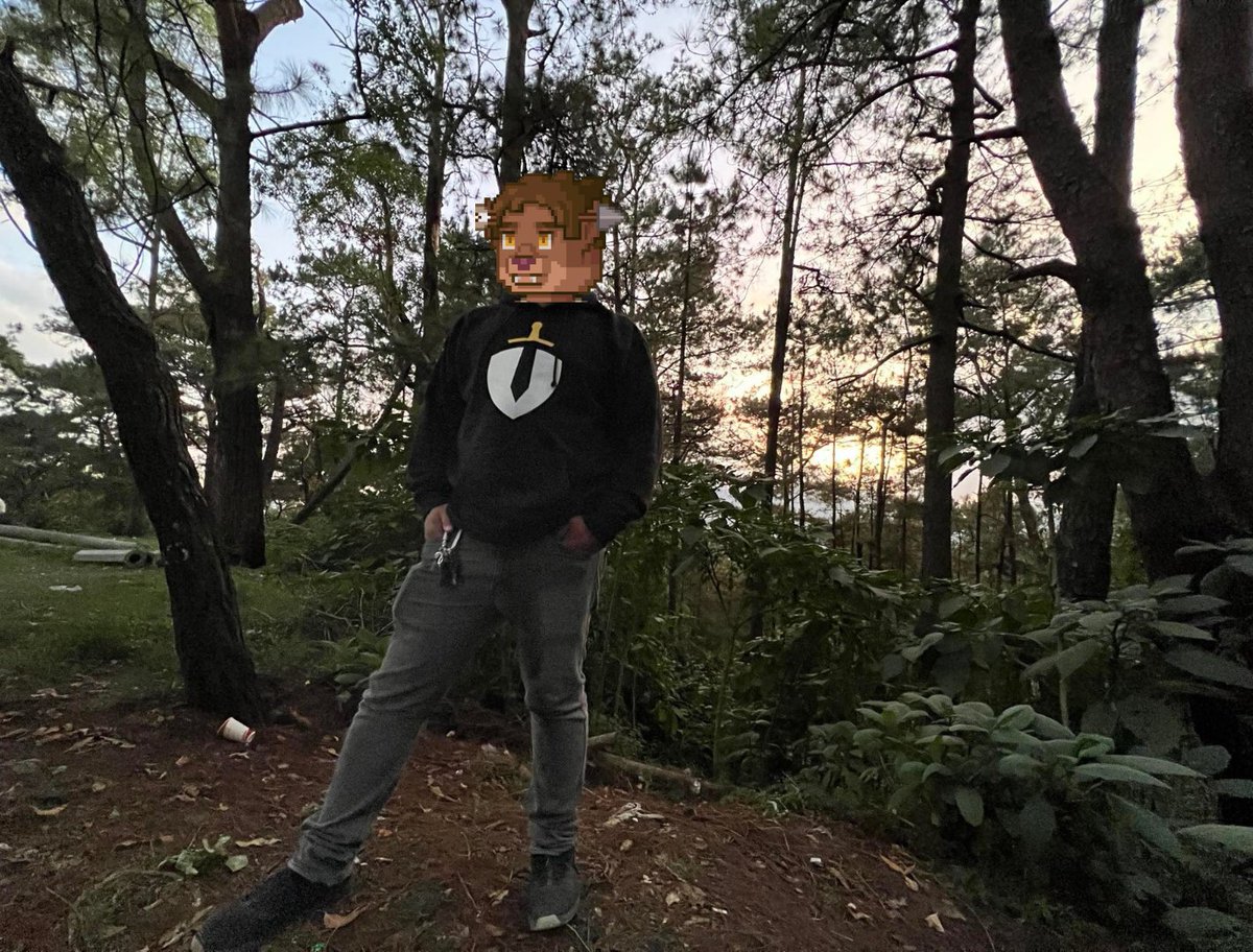 TheKakrots's tweet photo. Flexing my @VoxiesNFT Merch in the mountains!

Thanks @kittynetics! https://t.co/cRd1V5yPQr