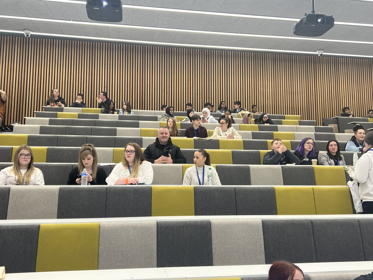 TrowsdaleGary's tweet photo. OMG @ConnorBurleigh3 what is this picture all about??? 😂😂 #LiverpoolHopeHack https://t.co/iv194GSmOs