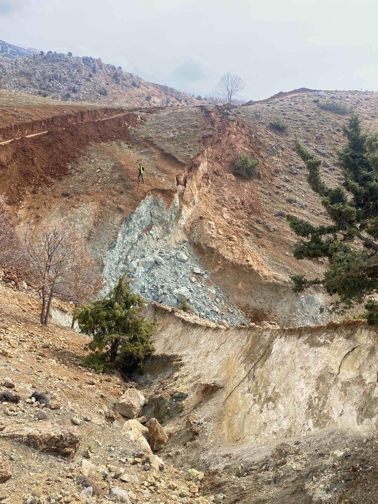 SylvanaPilidou's tweet photo. #TurkeyEarthquake #LeftLateral #SurfaceRupture #FaultPlane
Και αυτή η δισδιάστατη επιφάνεια του ρήγματος (fault plane) ⬇️
Credit to @faultcreeper 🙏 https://t.co/9S4XImFx50