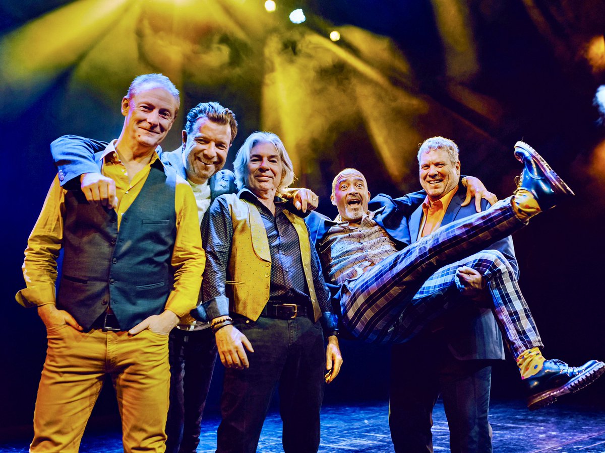 FlyingPickets's tweet photo. We’ll be back onstage in Winterthur in just 1 week from today… at last! 🎉👍 https://t.co/PVoPen3pHb #acappella #onlyyou #bahdahdahdah #Schweiz #winterthur #onlyhumantour #livemusic https://t.co/Xnnaoftv26