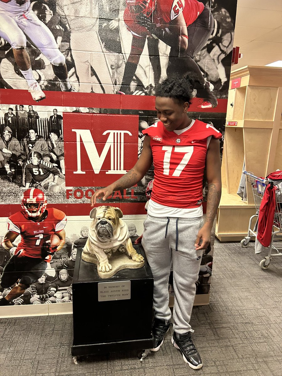 kalebhicks12's tweet photo. Great official visit this week in bulldog nation❤️🐶 @CoachJFisc @MACBulldogsFB @CoachJettD @CoachAbnerSmith @CoachJGreeny https://t.co/8Y1pHC0hTB