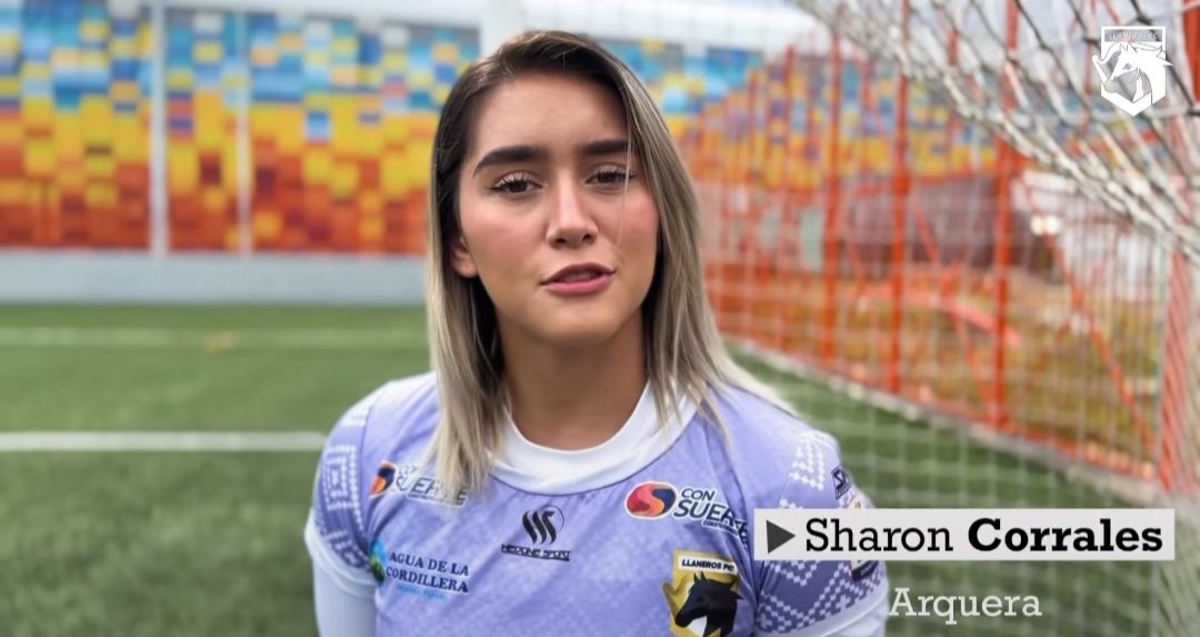 AmericaSA_GO's tweet photo. OFICIAL: 🇨🇷 Sharon Corrales es presentada como nueva jugadora de 🔜️ 🇨🇴 @ClubLlanerosFC. 👹💪 #LigaFemeninaBetPlayDimayor #FichaesFG. https://t.co/OYmlMipJAp