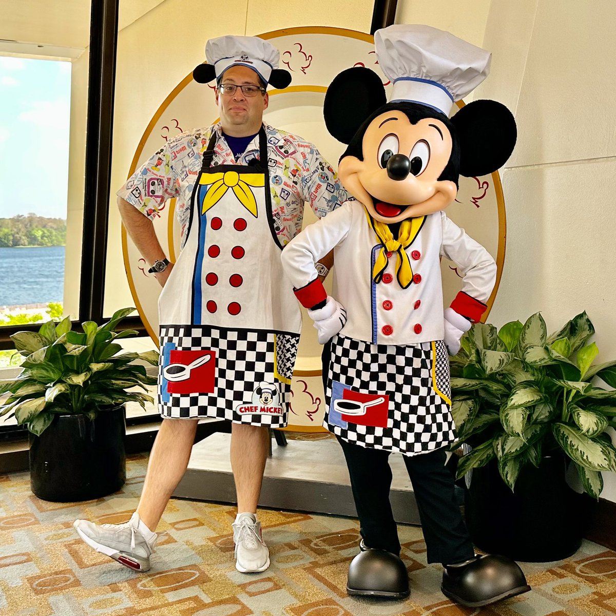 Wdw News Today On Twitter The Apron And Hat Are Not Included I 