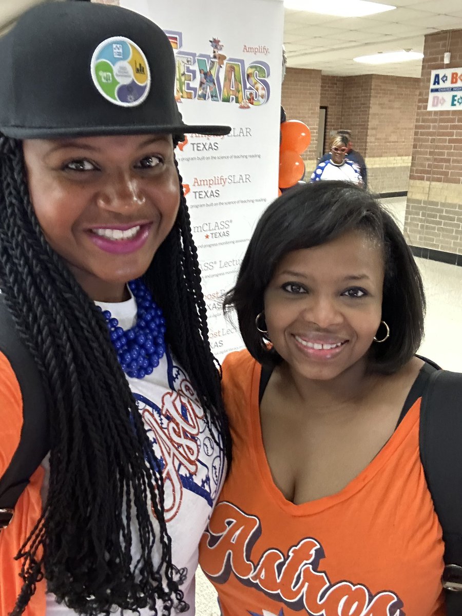 AhmeshaG's tweet image. Great sessions and vendors today at @ChavezHS_HISD #DataSeries2023 @HISDElementary2 @DrAliciaMartin @BetsyRossElem