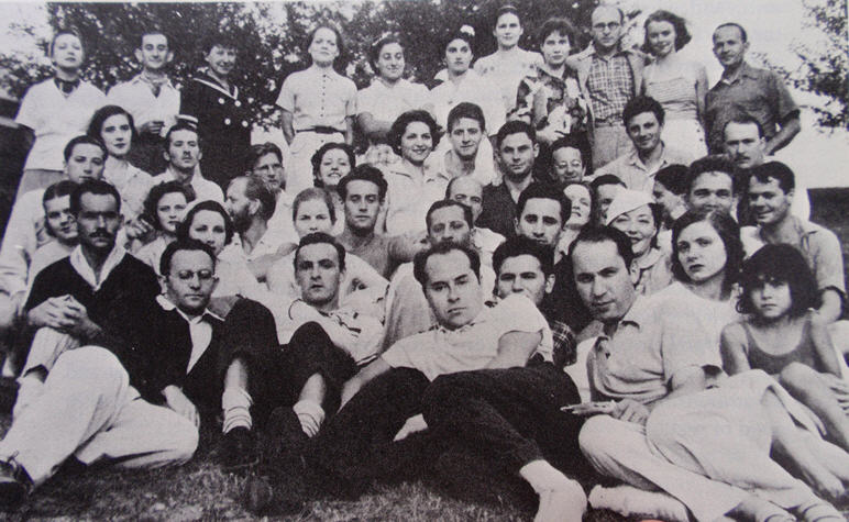 MeisnerActor's tweet photo. Classic photo of the #GroupTheater https://t.co/tkiqf8EpcB